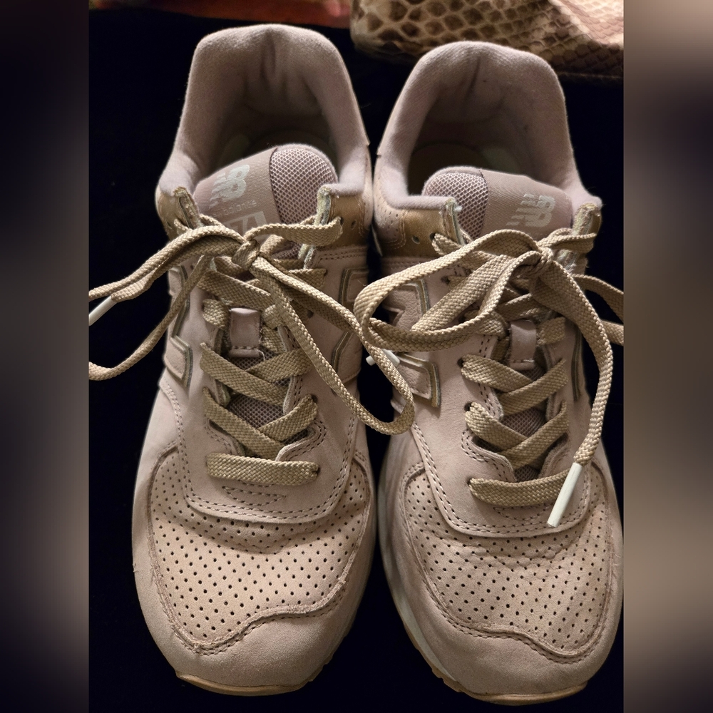 New Balance 547 Rose Gold Blush Sneakers